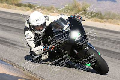 media/Nov-16-2025-Race Pace (Sun) [[8c5fa54630]]/Non Verified Riders (1st 20 Minutes)/3-Turn 3 Inside (11am)/